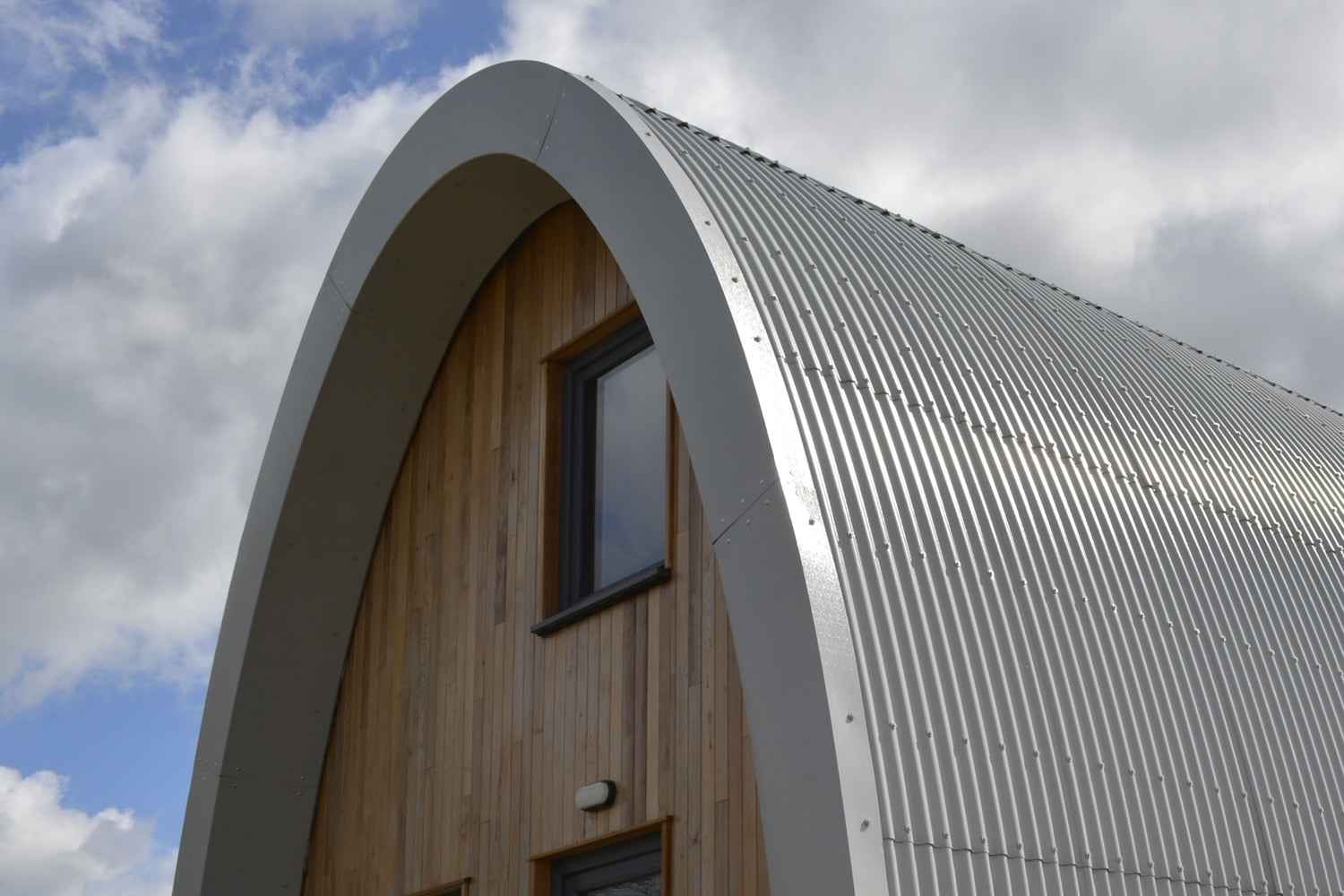 Contemporary prefab by Garvan de Bruir with cedar cladding